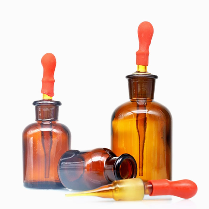452 Amber Dropping bottle with ground-in pipette and latex rubber nipple